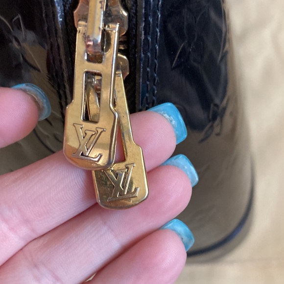 Authentic Louis Vuitton Large Alma GM Satchel Bag - Picture 6 of 14